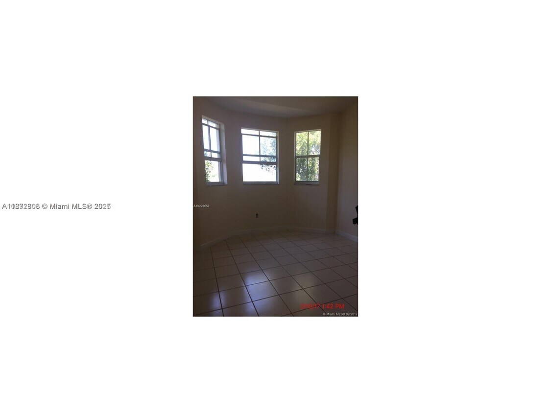 Building Photo - 1677 SE 27th Ct