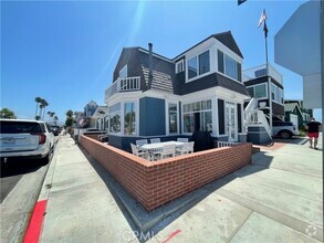 Building Photo - 108 7th St