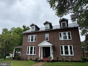 Building Photo - 51 S 11th Ave