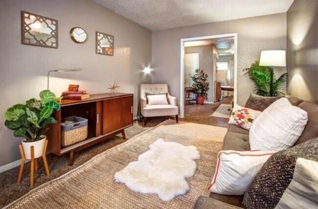 Building Photo - 4515 Oxford St