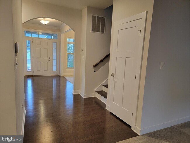 Foto del edificio - 2278 River Birch Rd