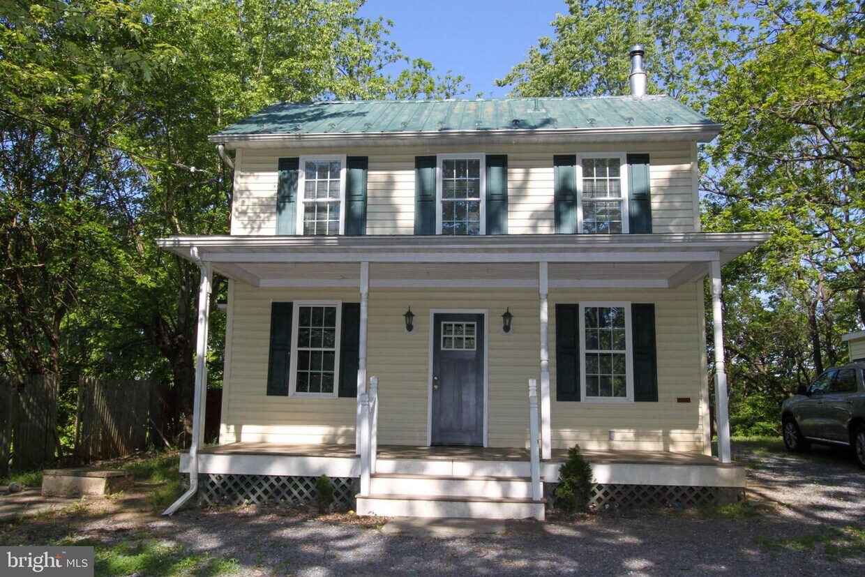 Primary Photo - 5744 Charles Town Rd