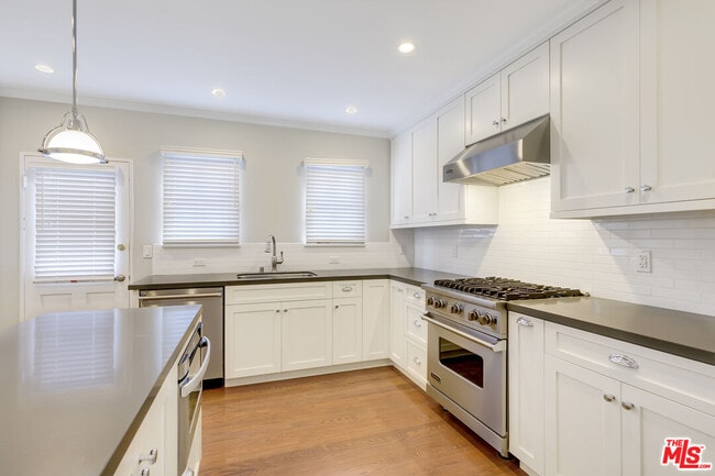 Building Photo - 234 S Spalding Dr