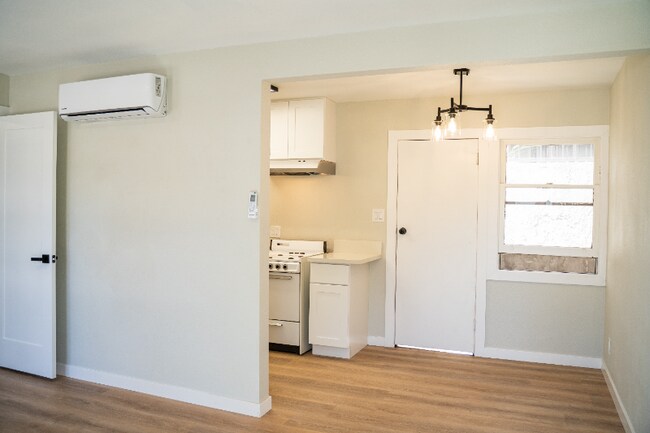 Foto del edificio - 4155 Elm Ave