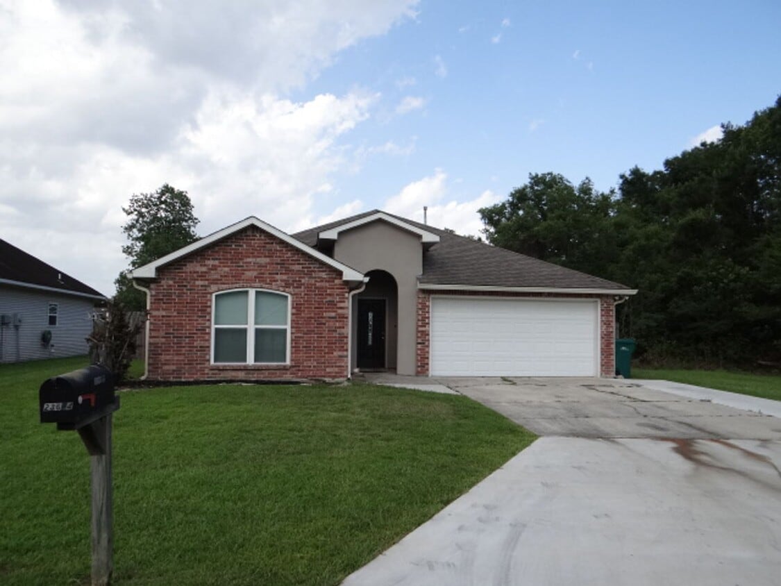 Beautiful Home for Lease in Denham Springs - Beautiful Home for Lease in Denham Springs