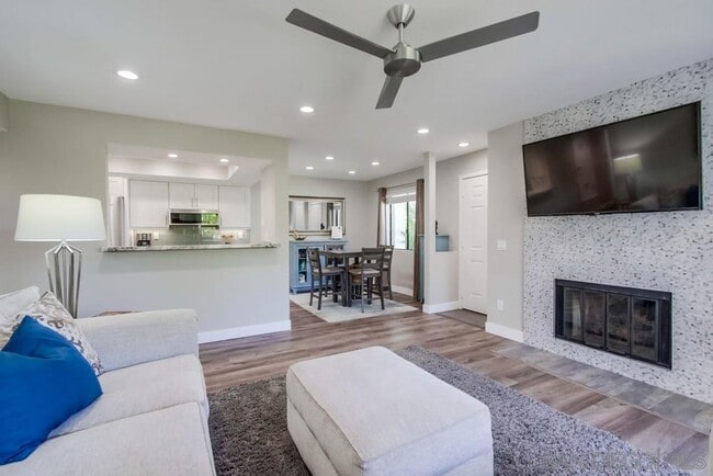 Building Photo - 9392 Twin Trails Dr