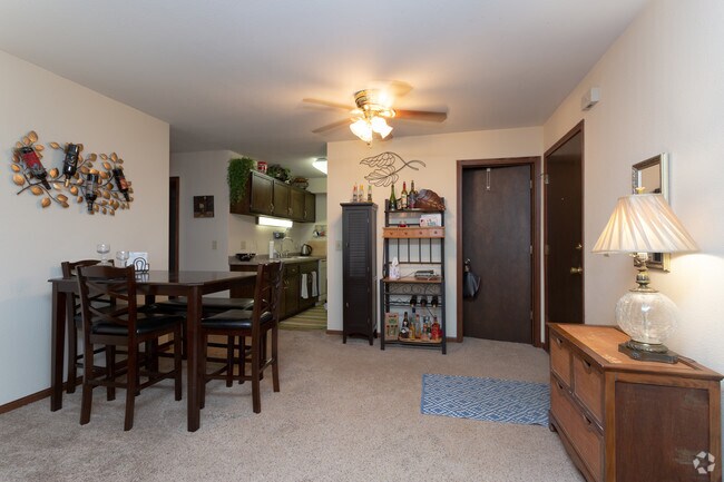 1HAB, 1BA - Lakeview Village