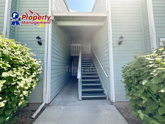 Building Photo - 1720 S Eagleson Rd