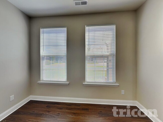 Building Photo - 140 Ashberry Ln