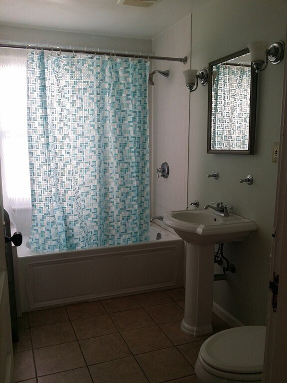 Foto del edificio - 176 Safford St