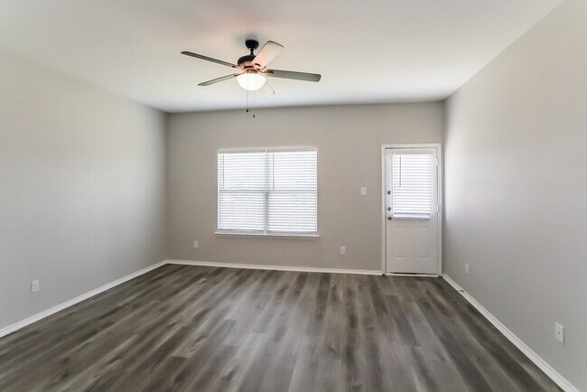 Foto del edificio - 1420 N Houston St