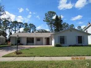 Building Photo - 336 Yorktowne Dr