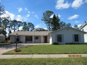 Building Photo - 336 Yorktowne Dr