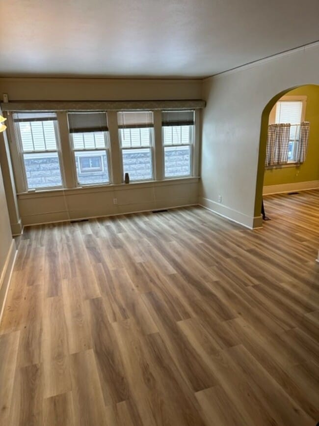Foto del edificio - 429 Harding St