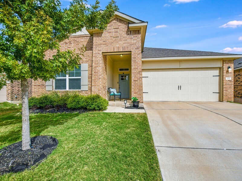Primary Photo - Lively Ranch Living- For Lease in Georgetown