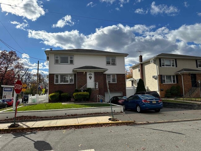 Building Photo - 368 New York Ave
