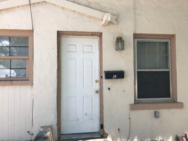 Building Photo - 716 Hunt Ave