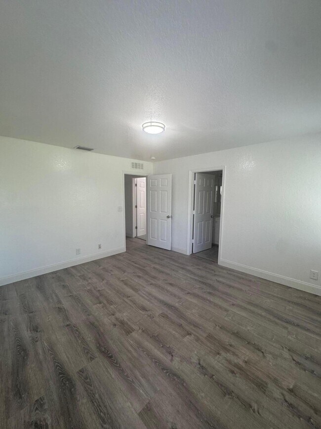 Building Photo - 1197 Colonial Palms Way