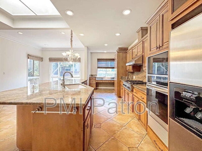 Building Photo - 926 Palo Verde Ave