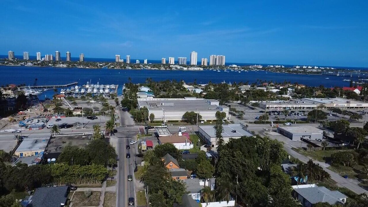 Primary Photo - 87 Silver Beach Rd