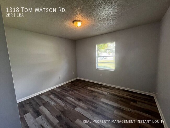 Building Photo - 1318 Tom Watson Rd