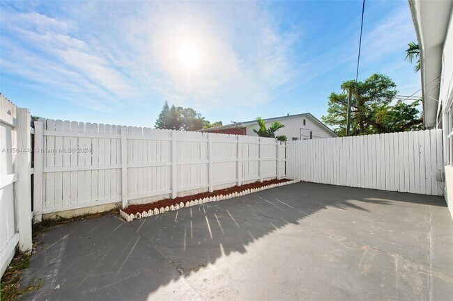 Foto del edificio - 1400 SW 9th Ave