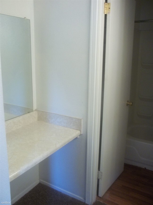 Foto del edificio - 4726 Narrow Lane Rd