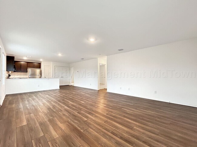 Building Photo - Charming 3 bedroom, 2 bathroom home locate...