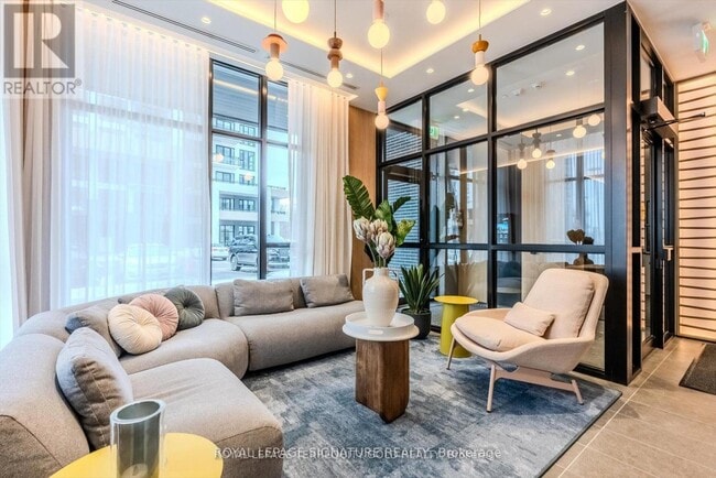 Photo du bâtiment - 720 Whitlock Ave