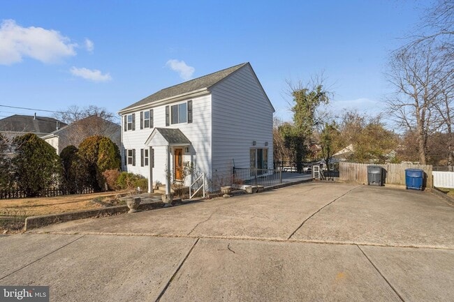 Photo - 2636 East Side Dr House