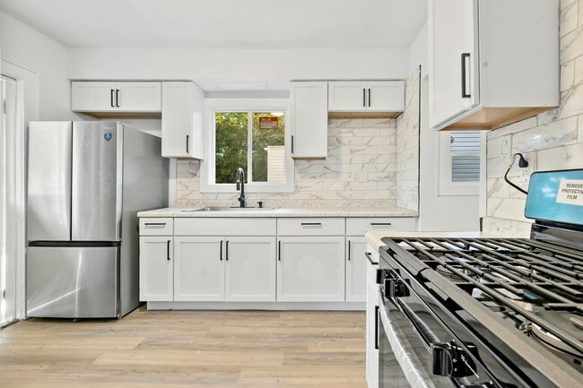 Building Photo - 3701 Leybourn Ave