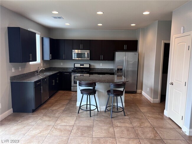 Foto del edificio - 5852 Brown Tree Ln