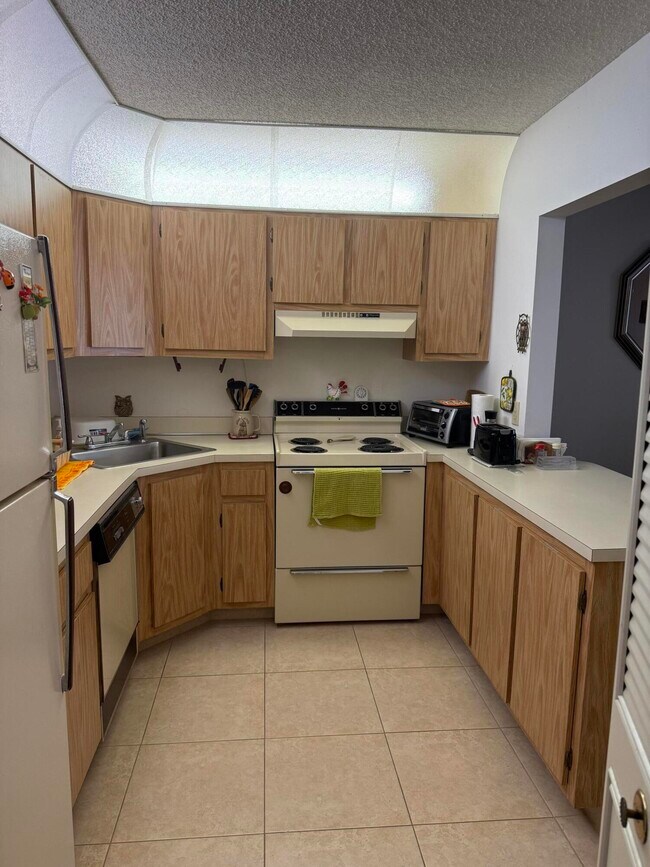 Foto del edificio - 422 Pine Glen Ln