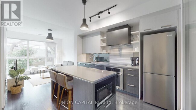 Photo du bâtiment - 1830-1830 Bloor St W