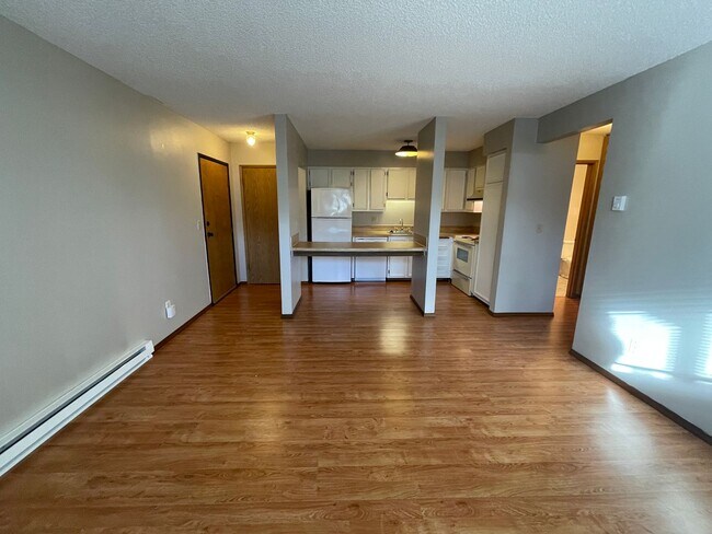 Foto del edificio - Convenient Location w/ Public Transit Step...