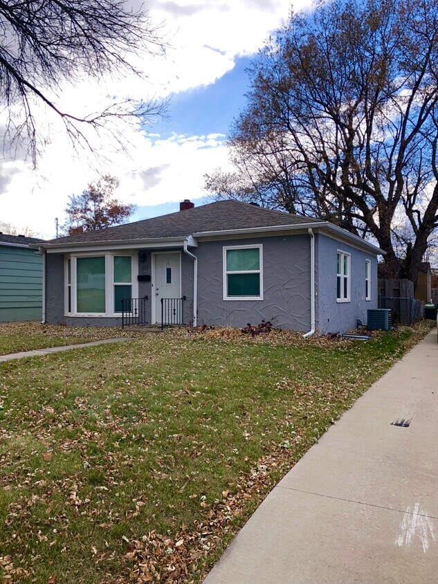 Primary Photo - 1117 S Willow Ave