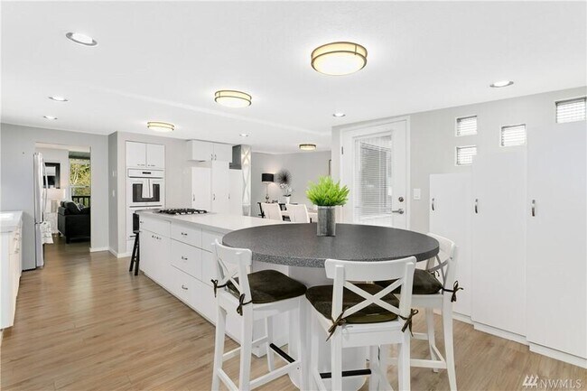Foto del edificio - 2305 N 156th Pl