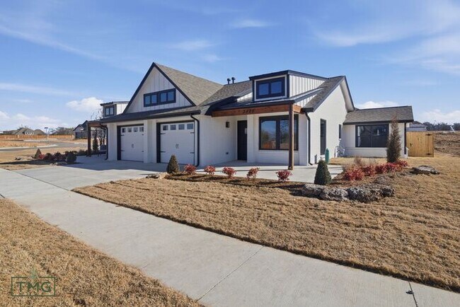 Foto del edificio - Newly Remodeled 2 Bed Duplex – Prime Broken Arrow Location!