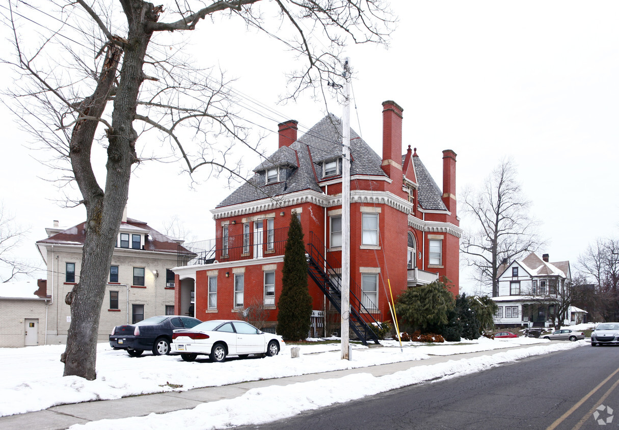 Foto del edificio - 208 E Lincoln Ave