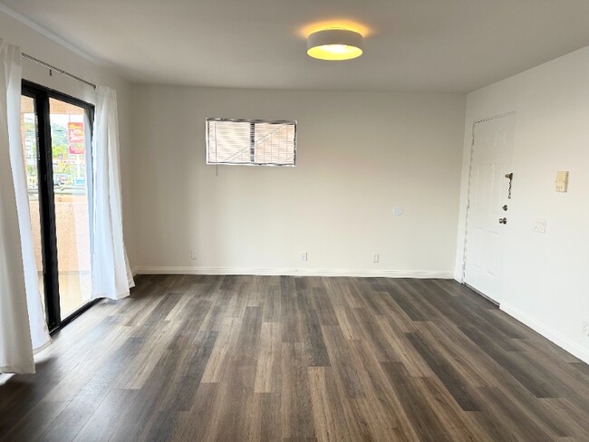 Foto del edificio - 1275 N Commonwealth Ave