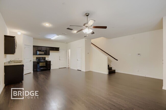 Foto del edificio - 1317 Lakecrest Ln