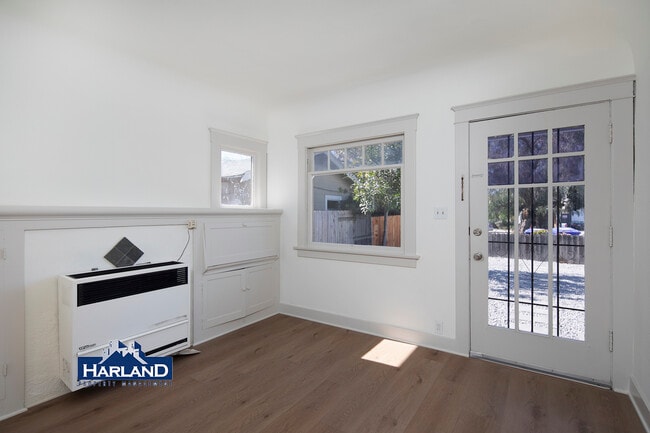 Building Photo - 4419 Mississippi St