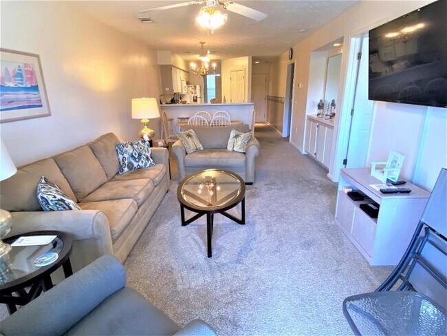 Foto del edificio - 628 Waterway Village Blvd # 20B