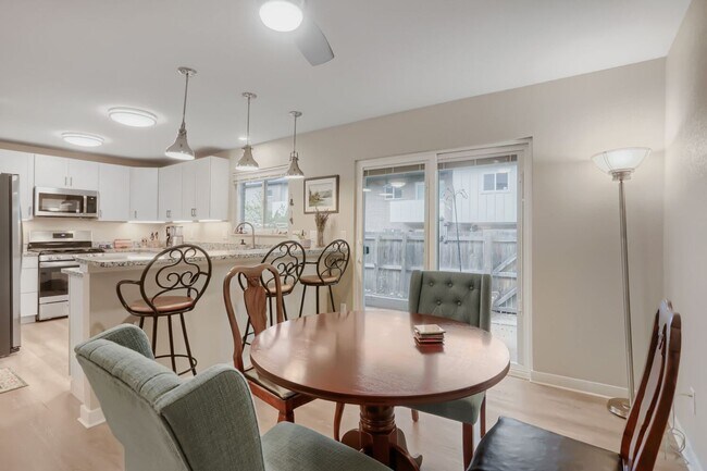 Foto del edificio - 1530 Greenbriar Blvd