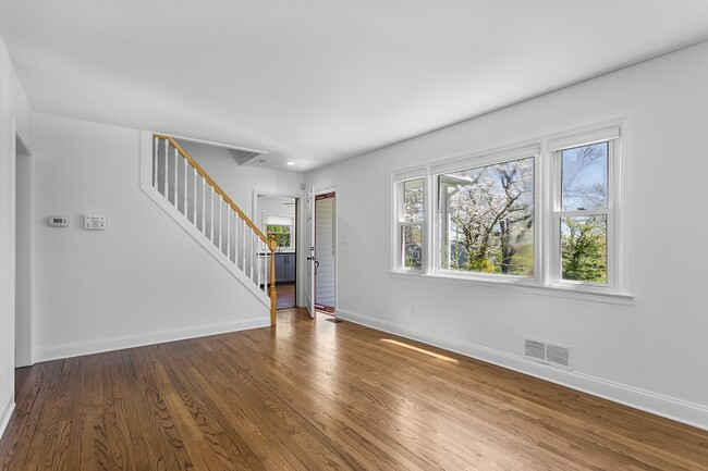 Building Photo - 154 Gorham Rd