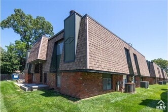 Building Photo - 1321 N Sheridan St