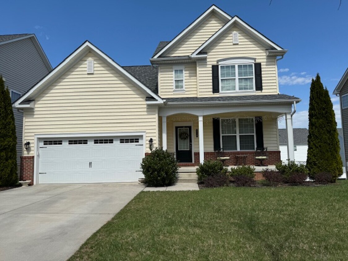 Primary Photo - 514 Whinstone Dr