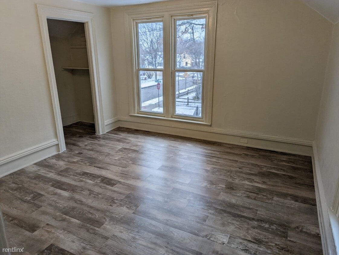 Building Photo - 2 br, 1 bath Duplex - 811 Wilson St Apt 1