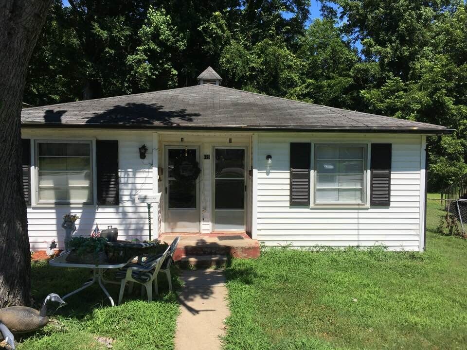 415 Southampton Ave. - 415 Southampton Ave