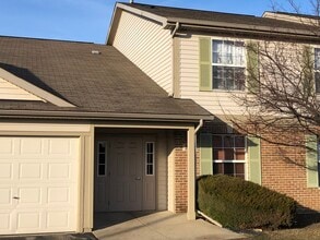 Building Photo - 928 N Village Dr
